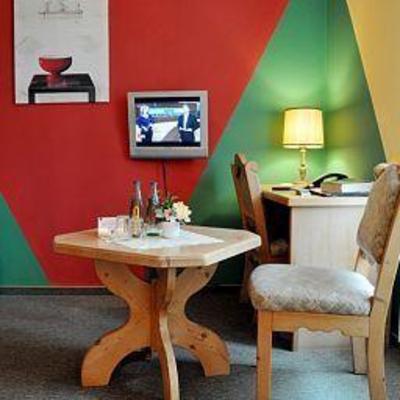 фото отеля Schutzenhof unter den Linden Hotel Dotlingen