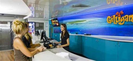 фото отеля Gilligans Backpackers Hotel & Resort