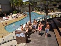 Gilligans Backpackers Hotel & Resort