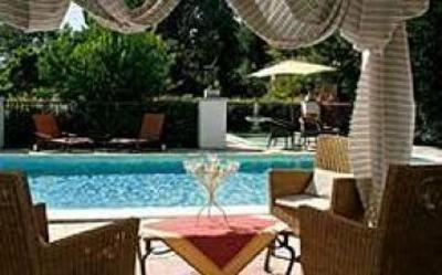 фото отеля Hotel Mas De La Chapelle Arles