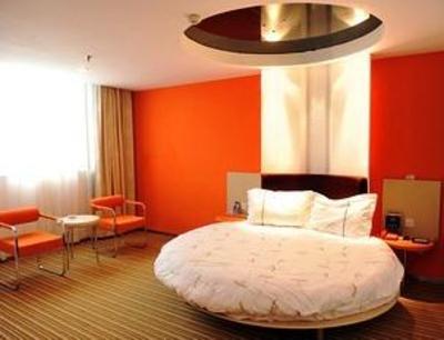фото отеля Motel 168 Chain Hotel Neijiang Shangnan Street