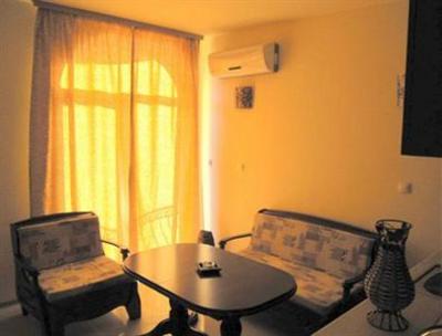 фото отеля Sandy Cove Apartments Sozopol