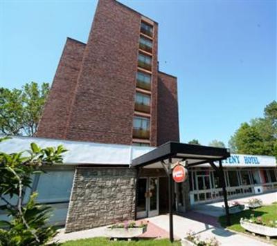 фото отеля Napfeny Hotel Balatonlelle