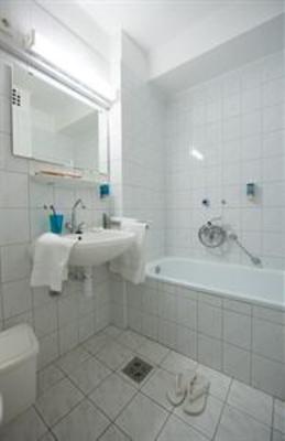 фото отеля Napfeny Hotel Balatonlelle