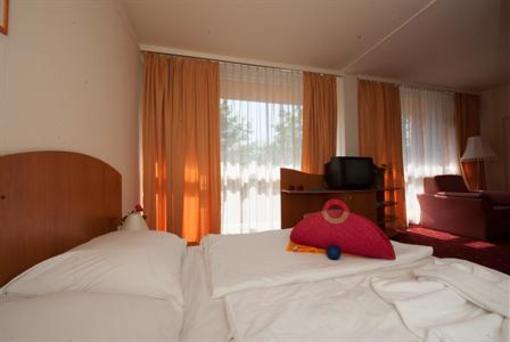 фото отеля Napfeny Hotel Balatonlelle