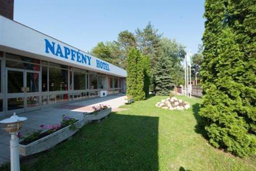 фото отеля Napfeny Hotel Balatonlelle