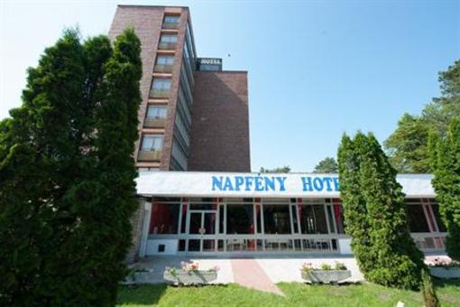 фото отеля Napfeny Hotel Balatonlelle