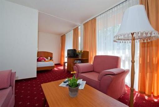 фото отеля Napfeny Hotel Balatonlelle