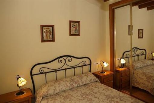 фото отеля Apartamentos Lucas