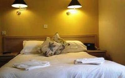 фото отеля Lyncombe Lodge Hotel & Restaurant