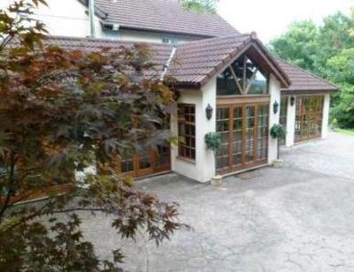 фото отеля Lyncombe Lodge Hotel & Restaurant