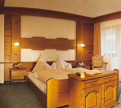 фото отеля Hotel Garni Kardona