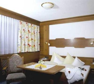 фото отеля Hotel Garni Kardona