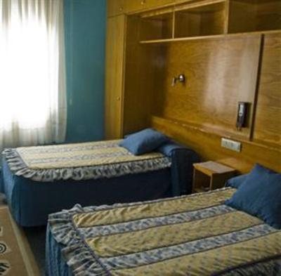 фото отеля Hostal Puente Azud