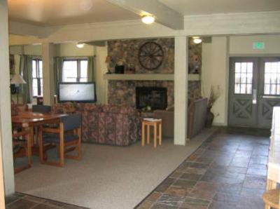 фото отеля Summit Peak Lodge West