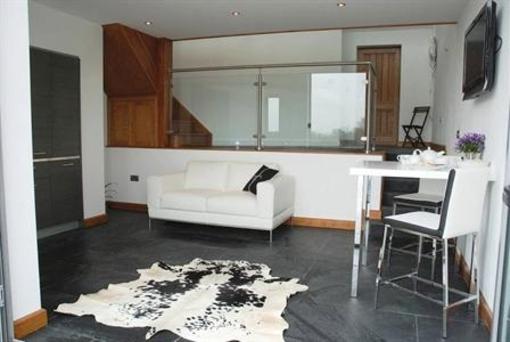 фото отеля The Farmyard Retreat House Yeovil