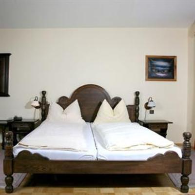 фото отеля Hotel Adler Lauda-Konigshofen