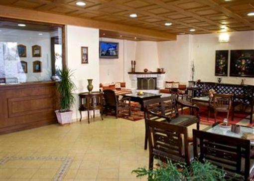 фото отеля Apartments Lappas Karpenisi