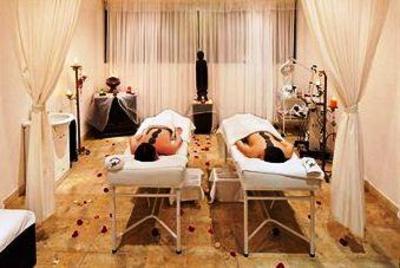 фото отеля Yumbo Spa and Resort
