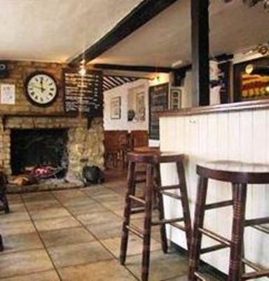 фото отеля White Hart Sherington