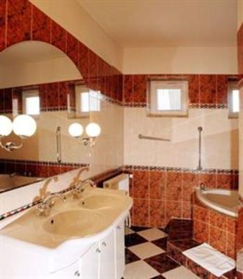 фото отеля Hotel Jesenice Rakovnik