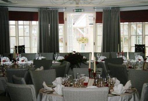 фото отеля Queens Head Inn Nassington Peterborough