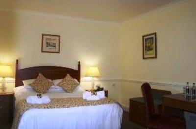 фото отеля Queens Head Inn Nassington Peterborough