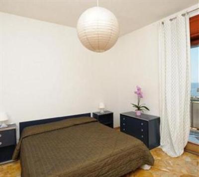 фото отеля Tizi Apartments