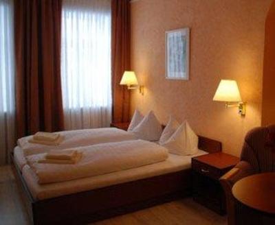 фото отеля Hotel Goldener Anker Torgau
