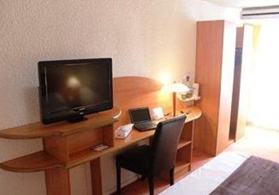 фото отеля Hotel Central Creteil