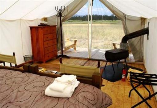фото отеля Yellowstone Under Canvas