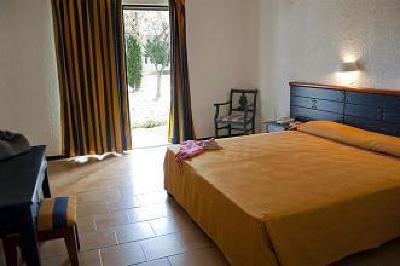 фото отеля Golden Coast Hotel & Bungalows