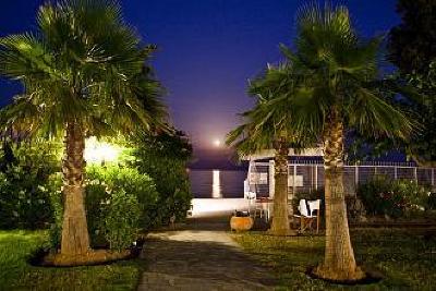 фото отеля Golden Coast Hotel & Bungalows