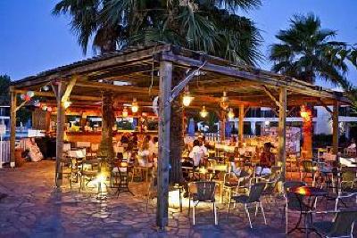 фото отеля Golden Coast Hotel & Bungalows