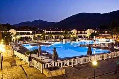 фото отеля Golden Coast Hotel & Bungalows