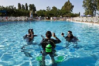 фото отеля Golden Coast Hotel & Bungalows