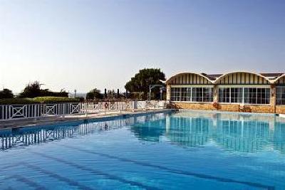 фото отеля Golden Coast Hotel & Bungalows