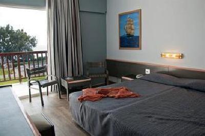 фото отеля Golden Coast Hotel & Bungalows
