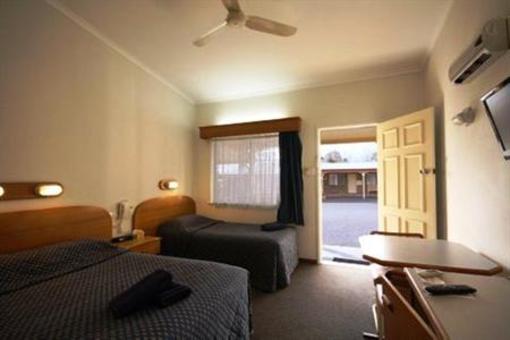 фото отеля Rest Point Motor Inn