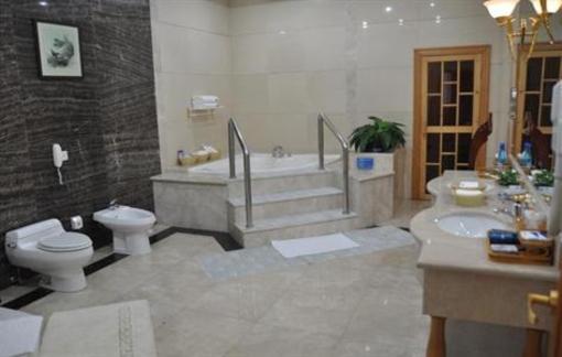 фото отеля Laiwu Hotel