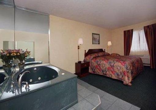фото отеля Econo Lodge & Suites Orange