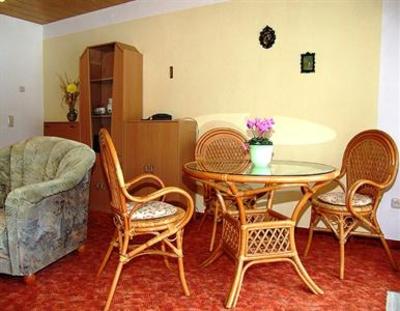 фото отеля Hotel Pension Schloss Miramar