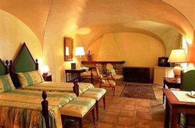 фото отеля LHR Hostellerie la Cardinale Le Pouzin
