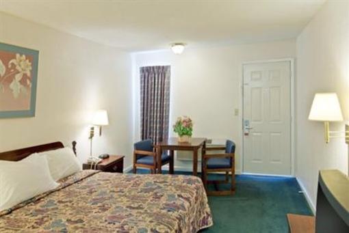 фото отеля Americas Best Value Inn-Buford Mall of Georgia