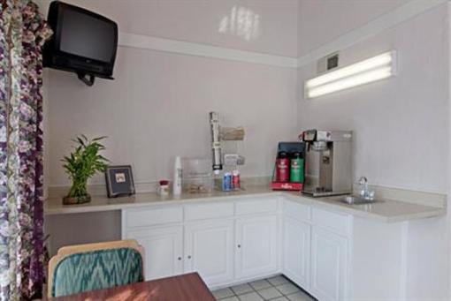 фото отеля Americas Best Value Inn-Buford Mall of Georgia