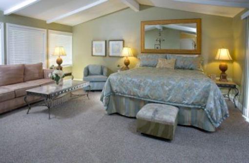 фото отеля Sea Breeze Lodge