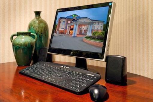 фото отеля Holiday Inn Express Hotel & Suites Findley Lake