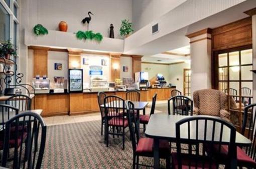 фото отеля Holiday Inn Express Hotel & Suites Findley Lake