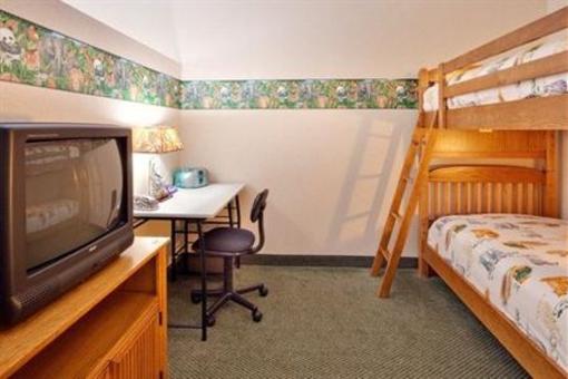 фото отеля Holiday Inn Express Hotel & Suites Findley Lake