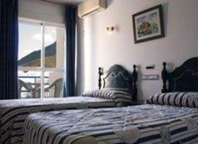 фото отеля Hostal El Puerto Genoves